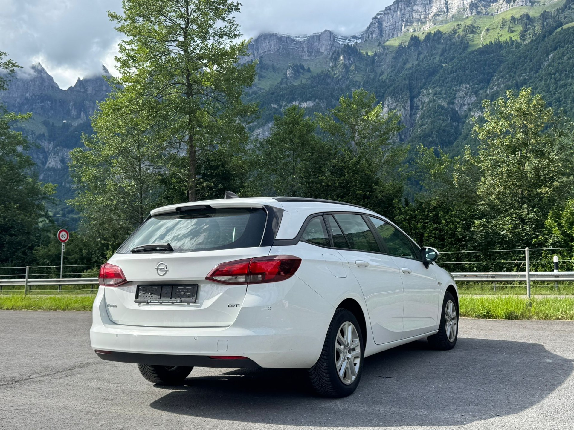 OPEL Astra Sports Tourer 1.6 CDTi ecoF Dynamic Automat-image-8