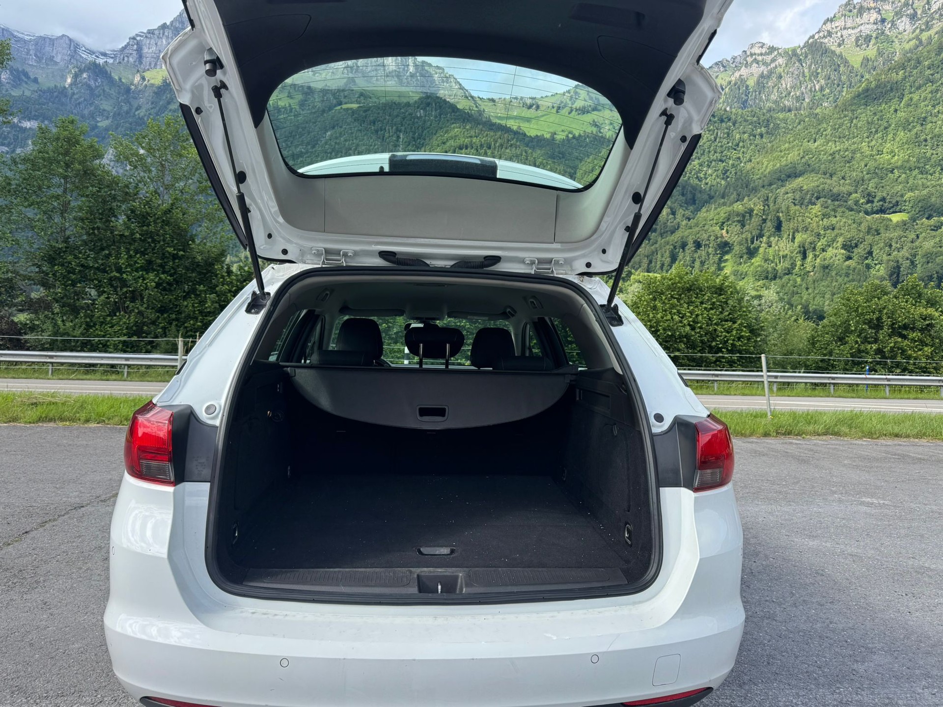OPEL Astra Sports Tourer 1.6 CDTi ecoF Dynamic Automat-image-12