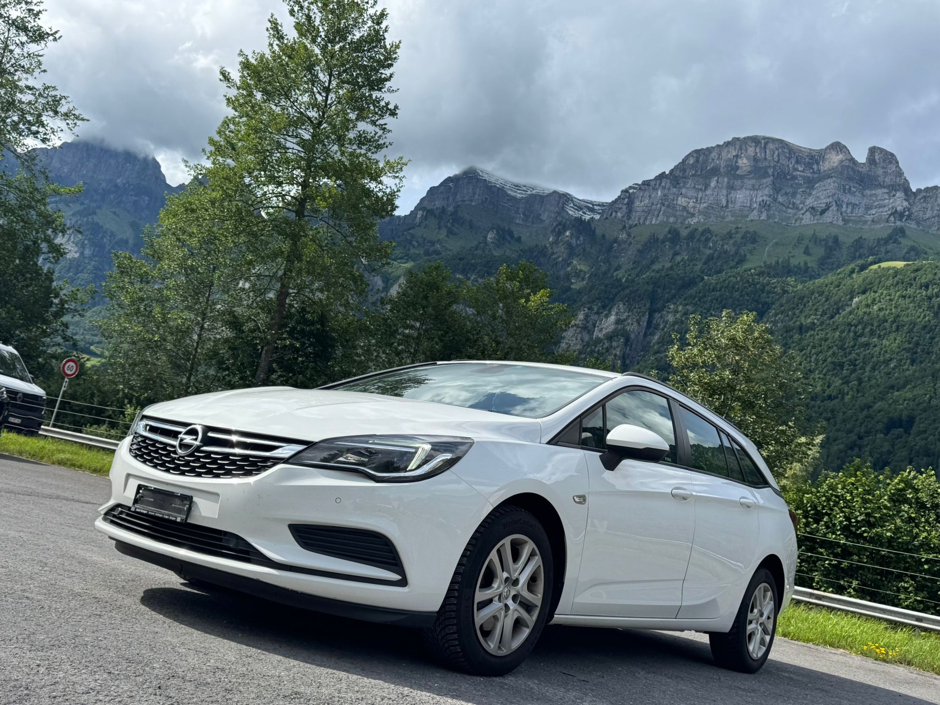 OPEL Astra Sports Tourer 1.6 CDTi ecoF Dynamic Automat-image-1