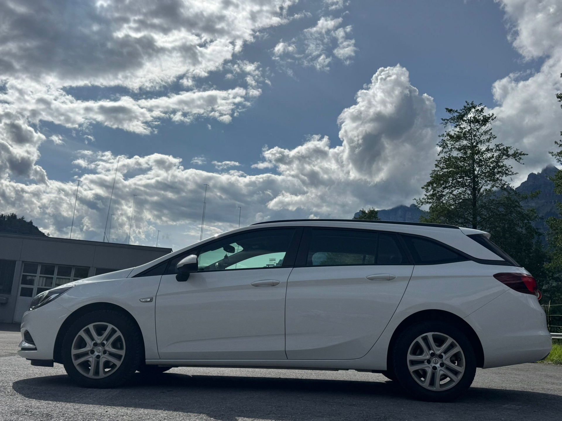 OPEL Astra Sports Tourer 1.6 CDTi ecoF Dynamic Automat-image-5
