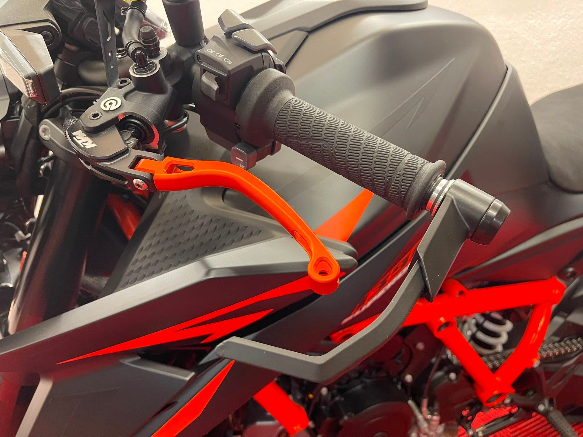 KTM 1390 Super Duke R EVO-image-9