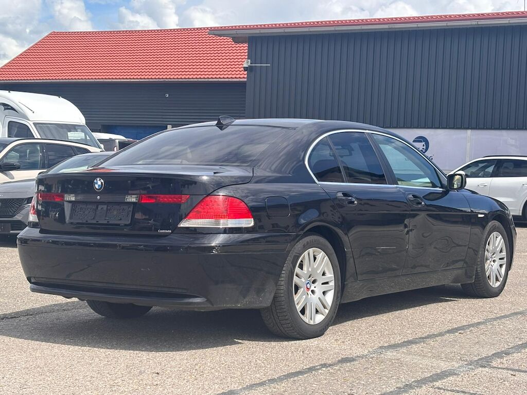 BMW 735i-image-4