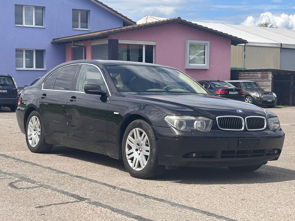 BMW 735i-image-2