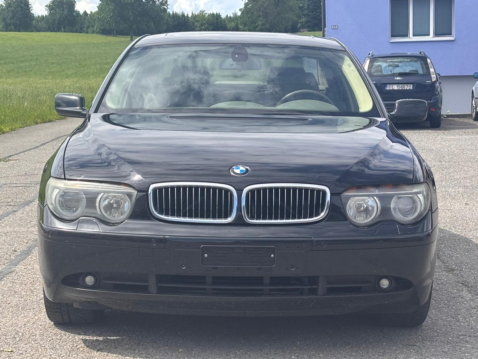 BMW 735i-image-1