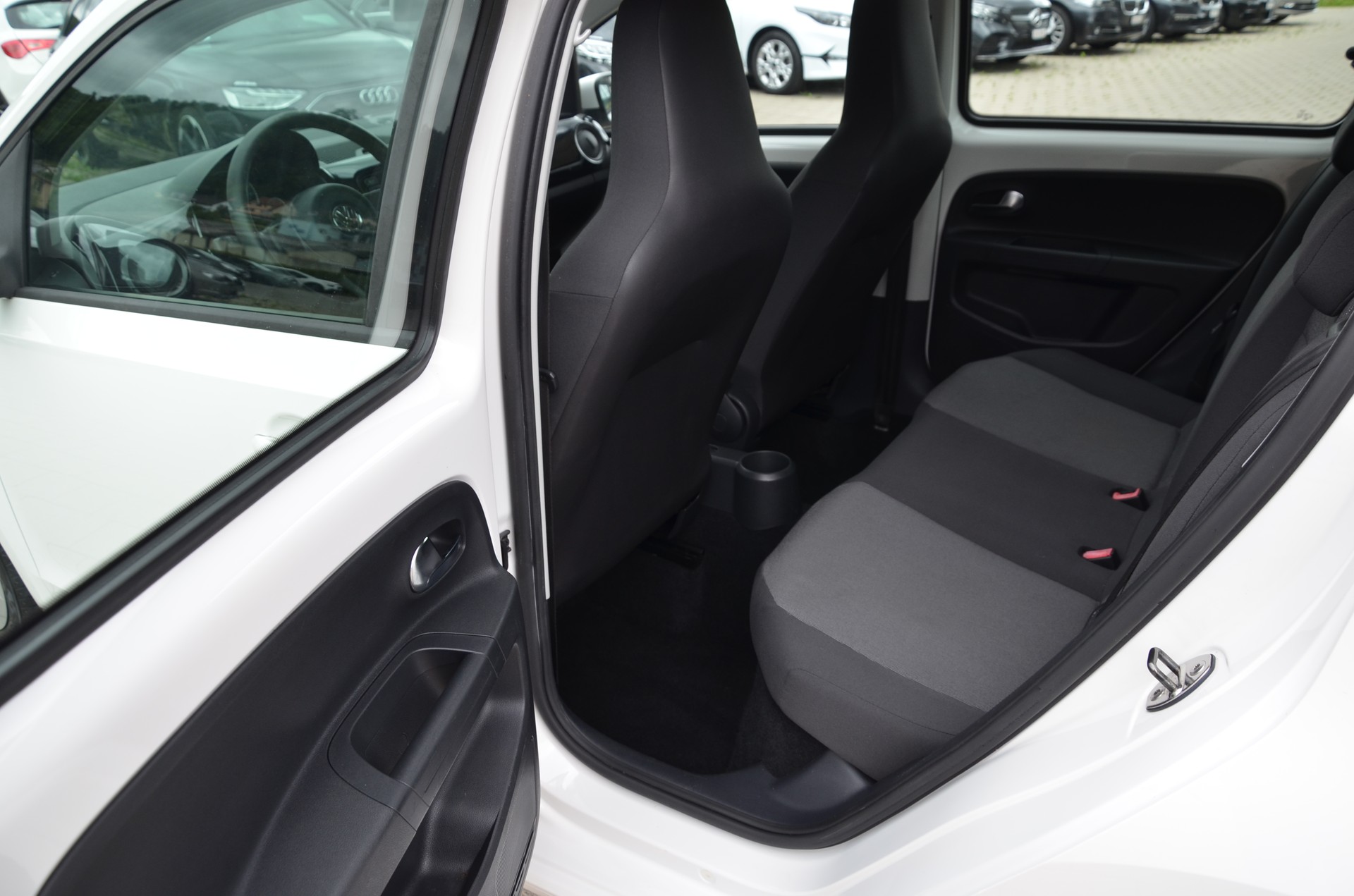 VW Up 1.0 BMT move up*Frisch ab MFK,1 Jahr oder 20'000km Garantie*-image-9