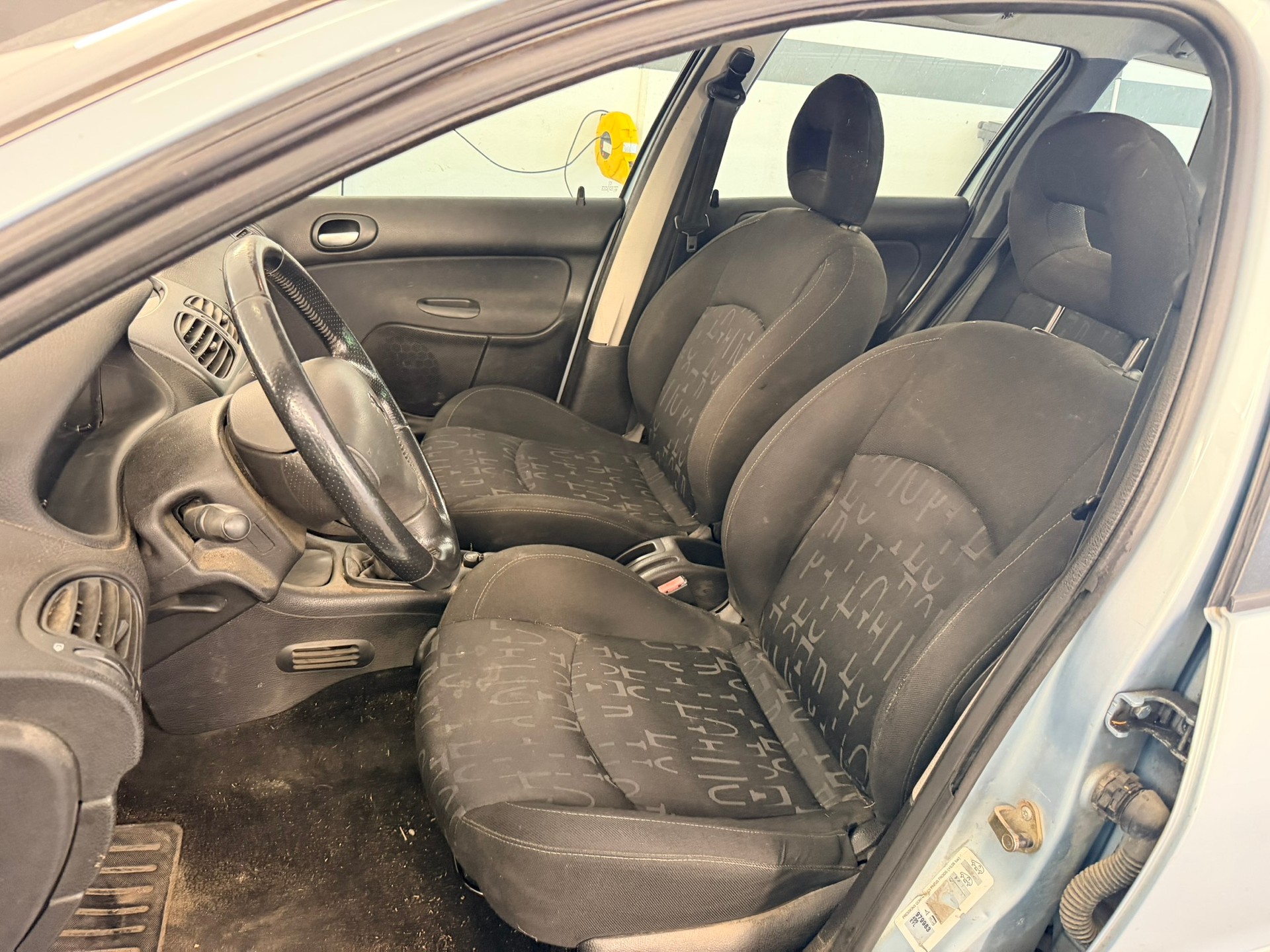 PEUGEOT 206 SW 1.6 16V Quiksilver-image-9