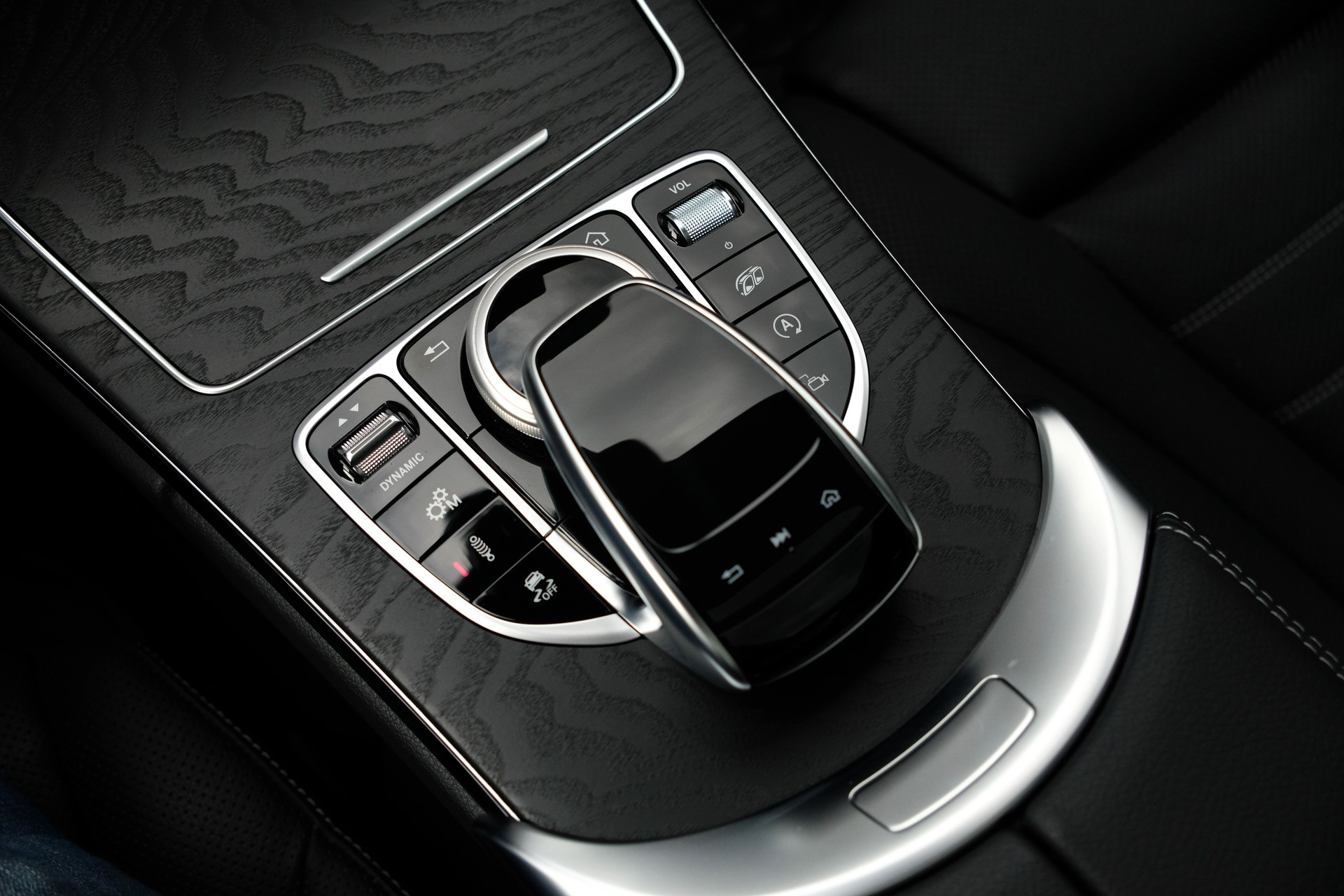 MERCEDES-BENZ C 43 AMG 4Matic 9G-Tronic-image-23