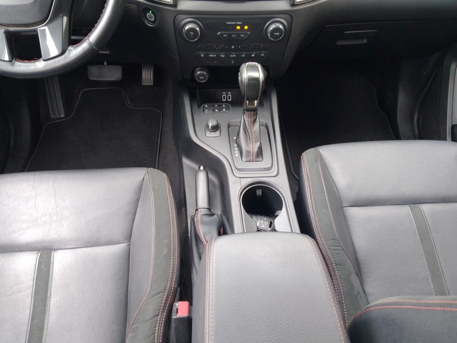 FORD Ranger Doppel Kabine Pick-up 2.0 EcoBlue 4x4 Stormtrak-image-10