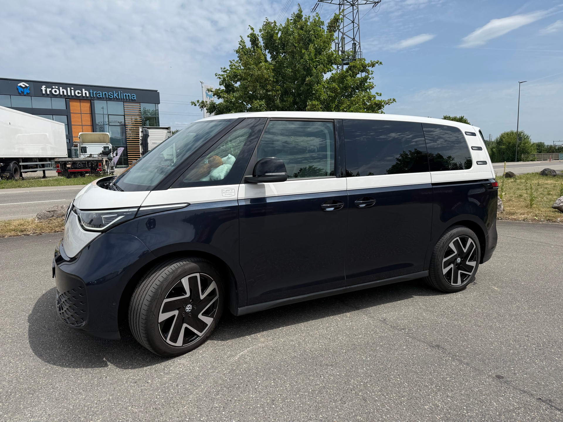 VW 77kWh Pro-image-3