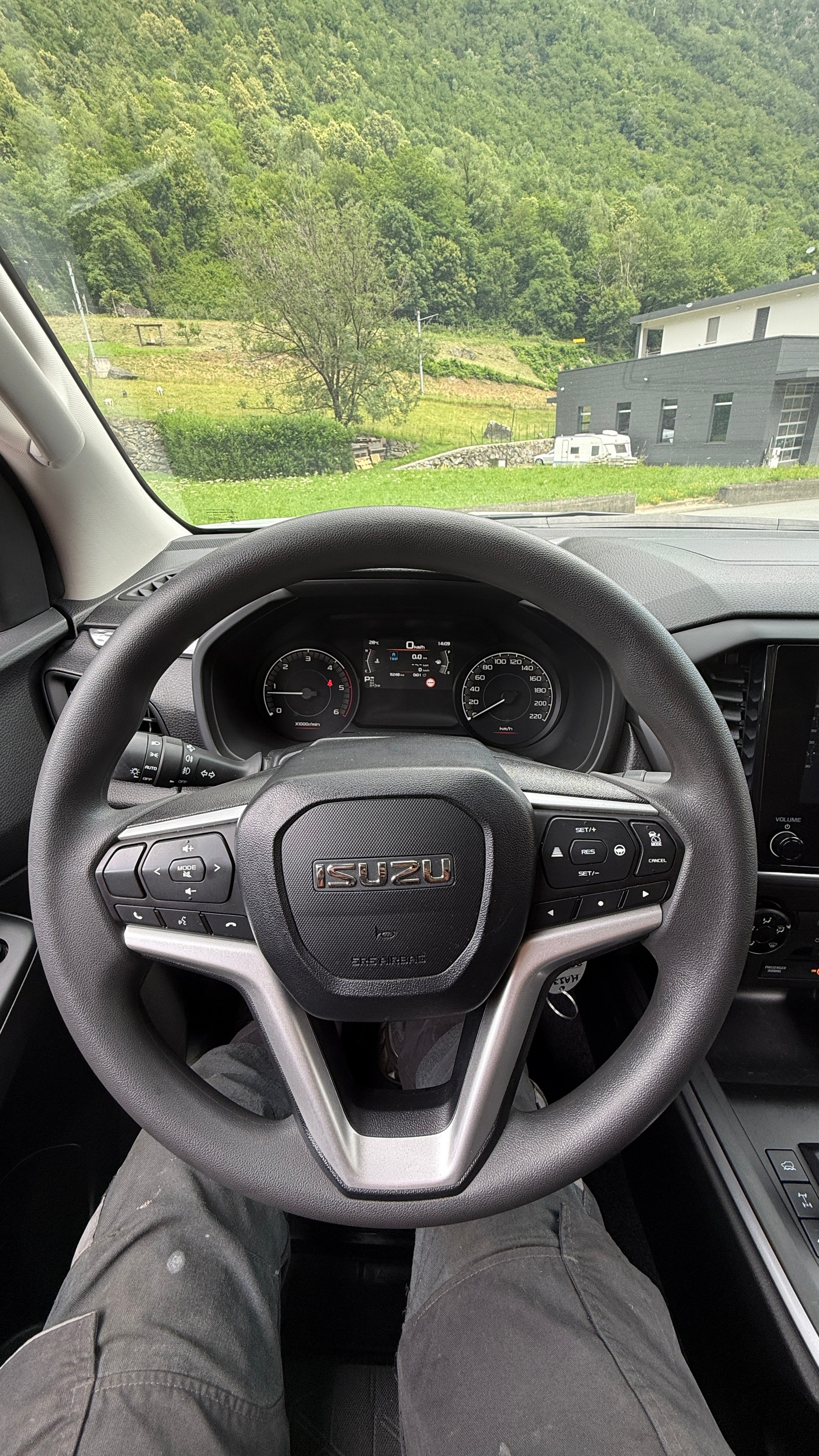 ISUZU D-MAX 1.9 CrewCab N60BB+ 4x4-image-12