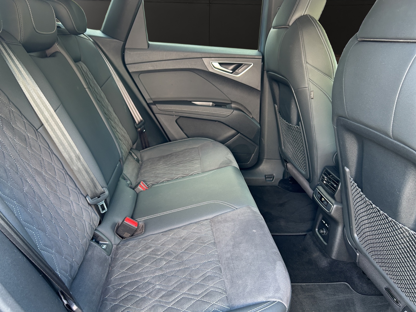 AUDI Q4 Sportback e-tron 50 quattro-image-16