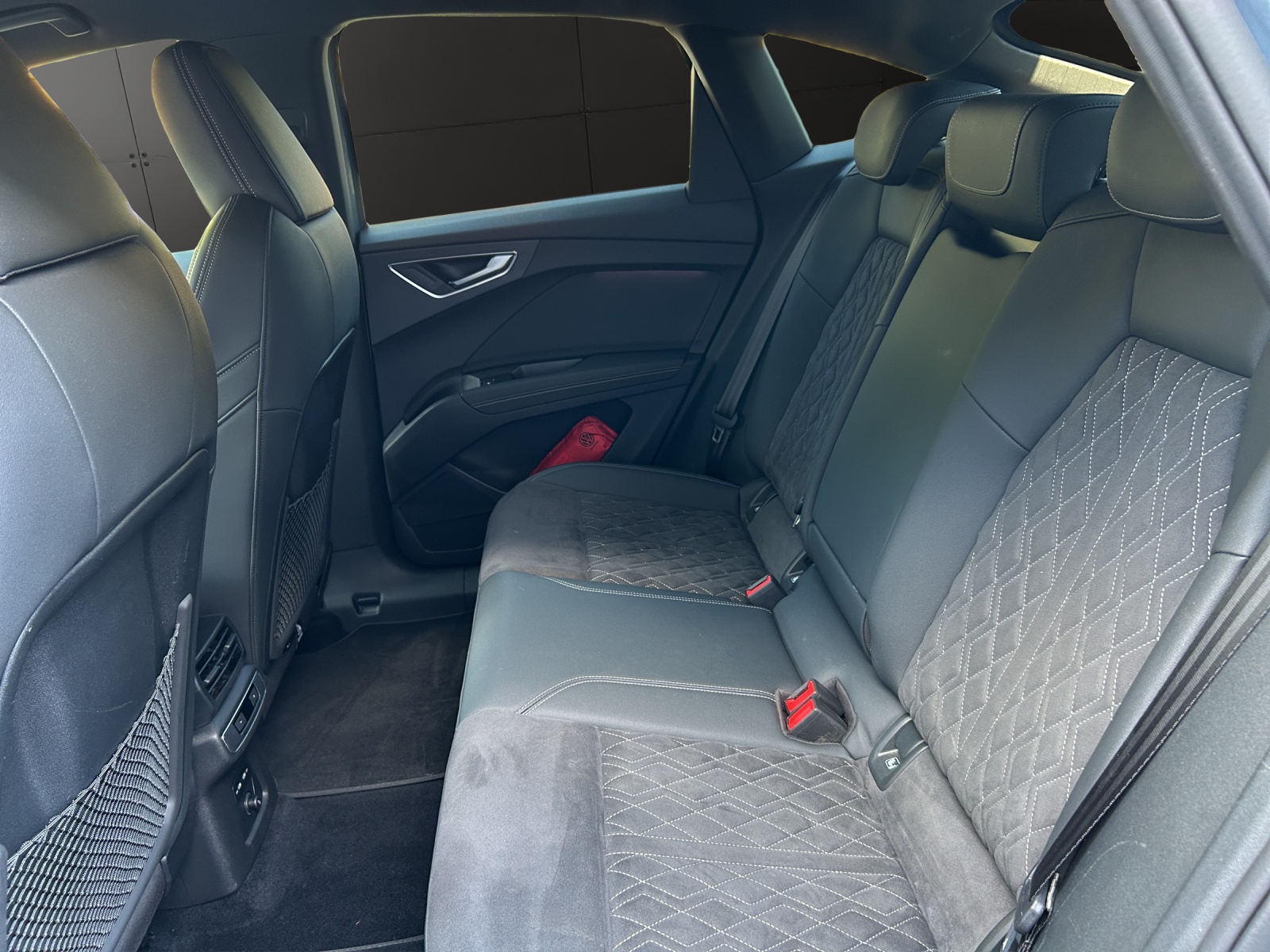 AUDI Q4 Sportback e-tron 50 quattro-image-11