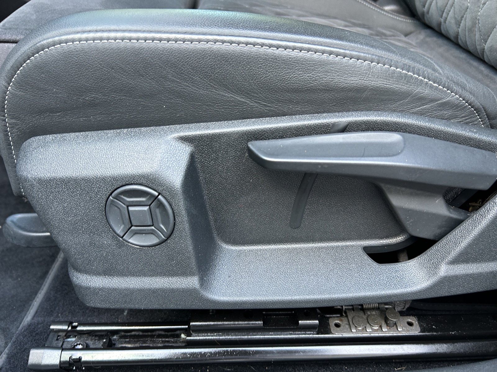 AUDI Q4 Sportback e-tron 50 quattro-image-19