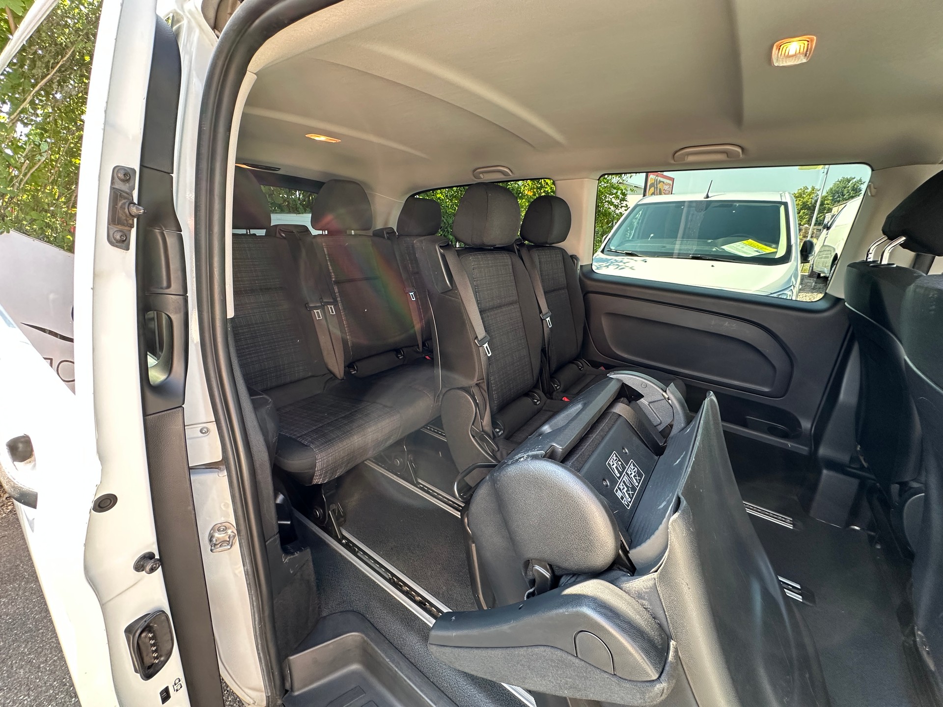 MERCEDES-BENZ Vito 114 CDI Extralang Pro Tourer 4Matic9G-Tronic-image-12