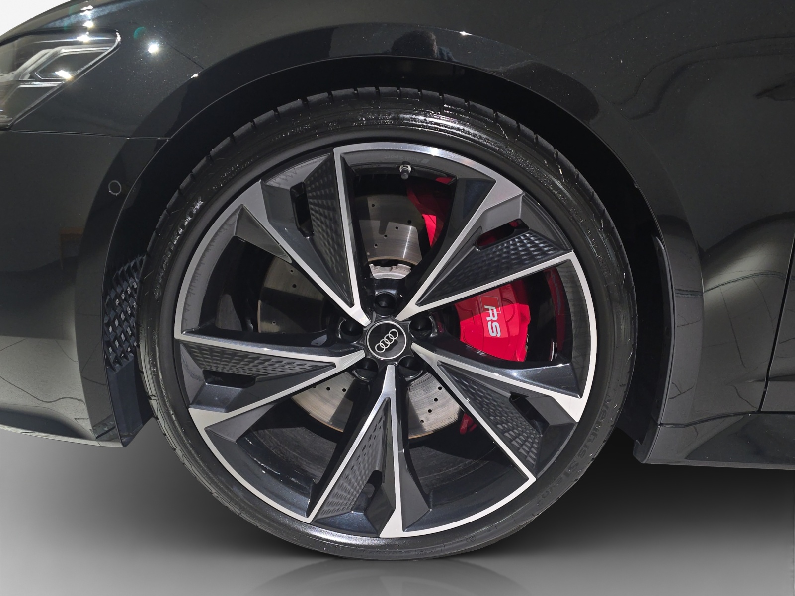 AUDI RS6 Avant 4.0 TFSI V8 quattro-image-15