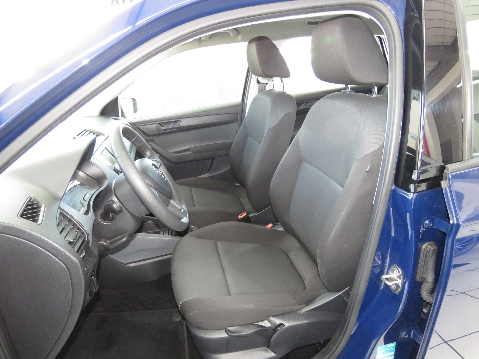 SKODA Fabia 1.0 Active-image-7