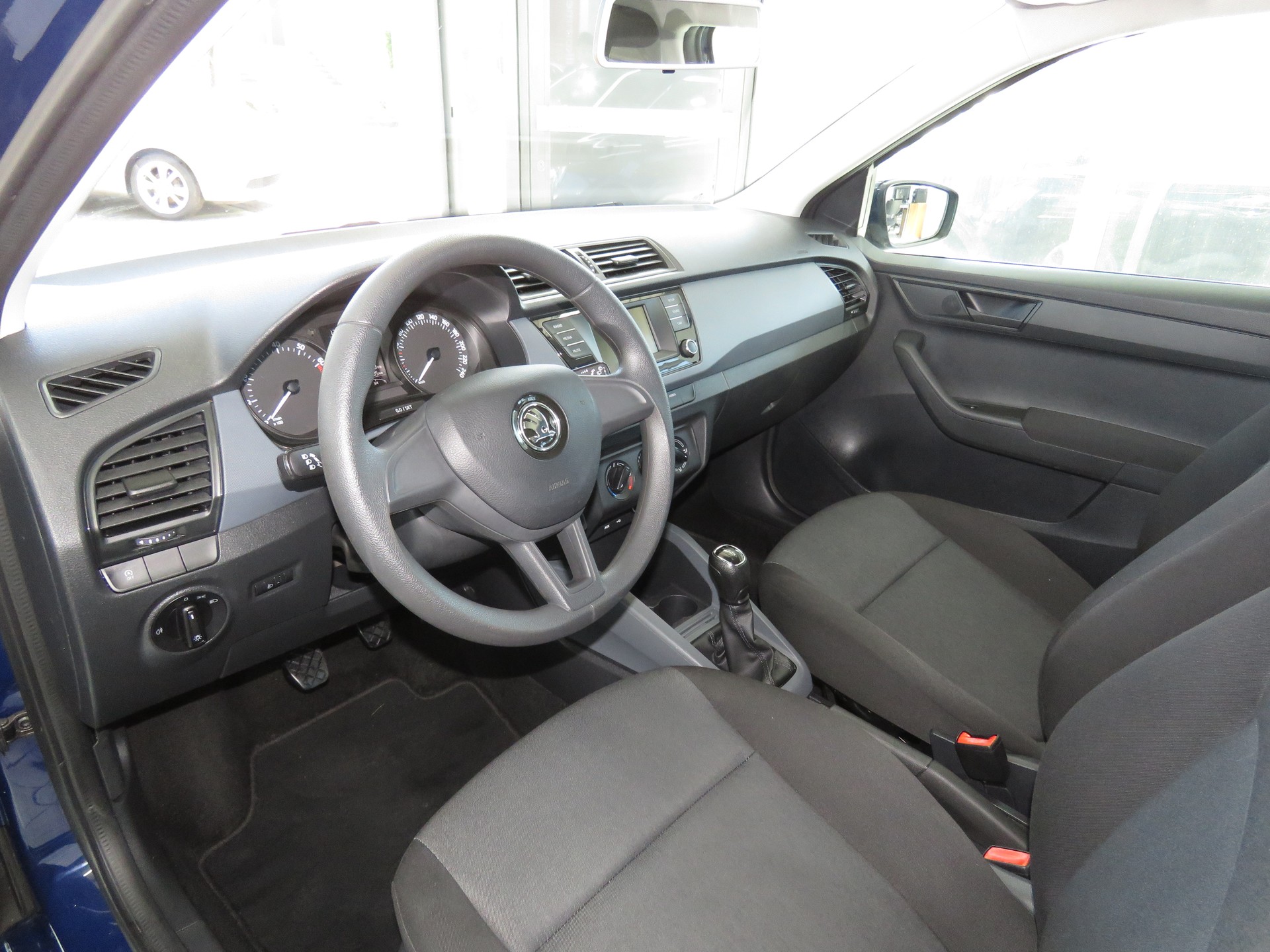 SKODA Fabia 1.0 Active-image-6
