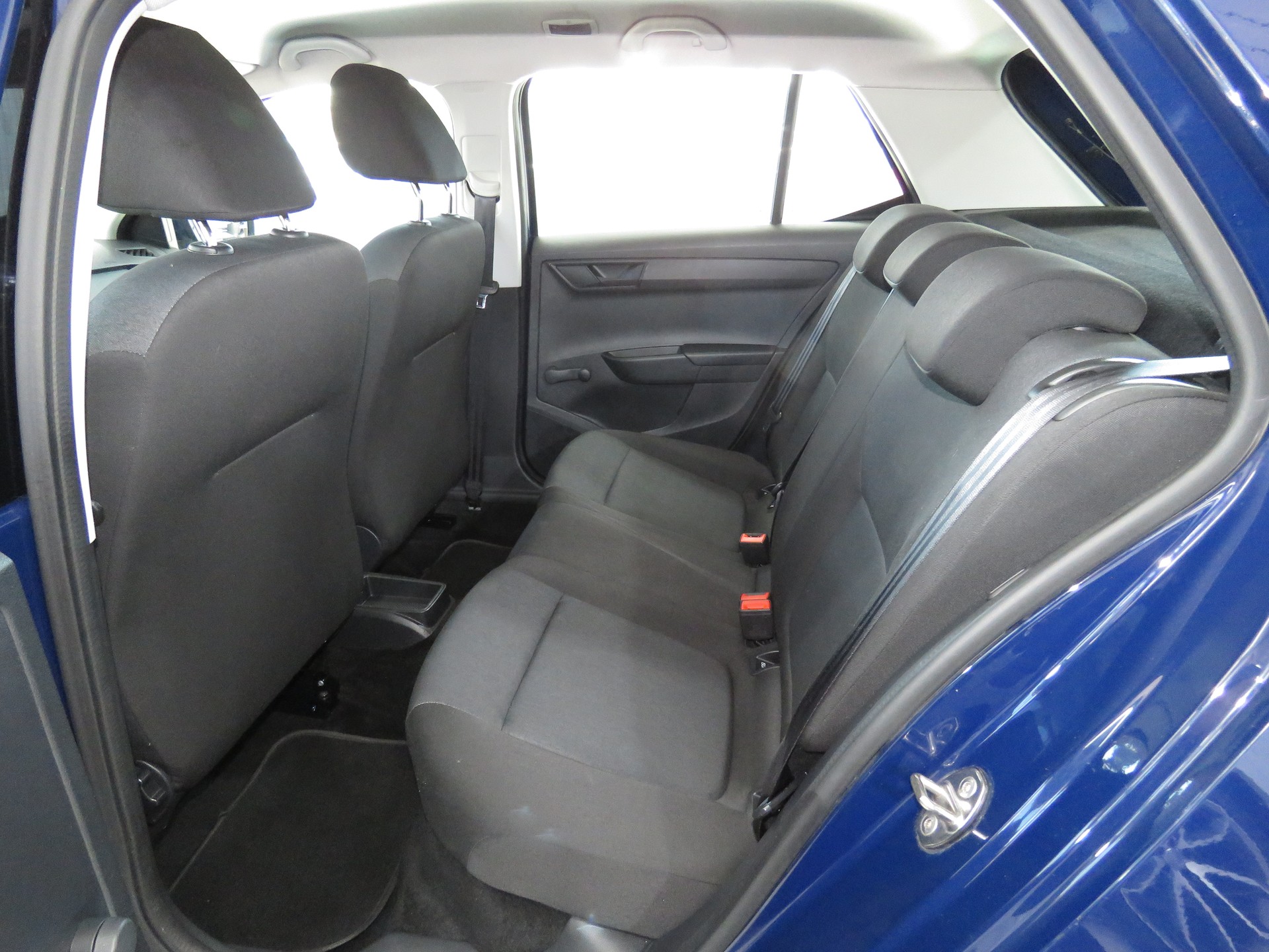 SKODA Fabia 1.0 Active-image-8