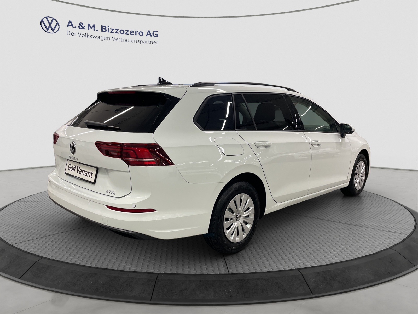 VW Golf Variant 1.5 eTSI mHEV Basis DSG-image-4