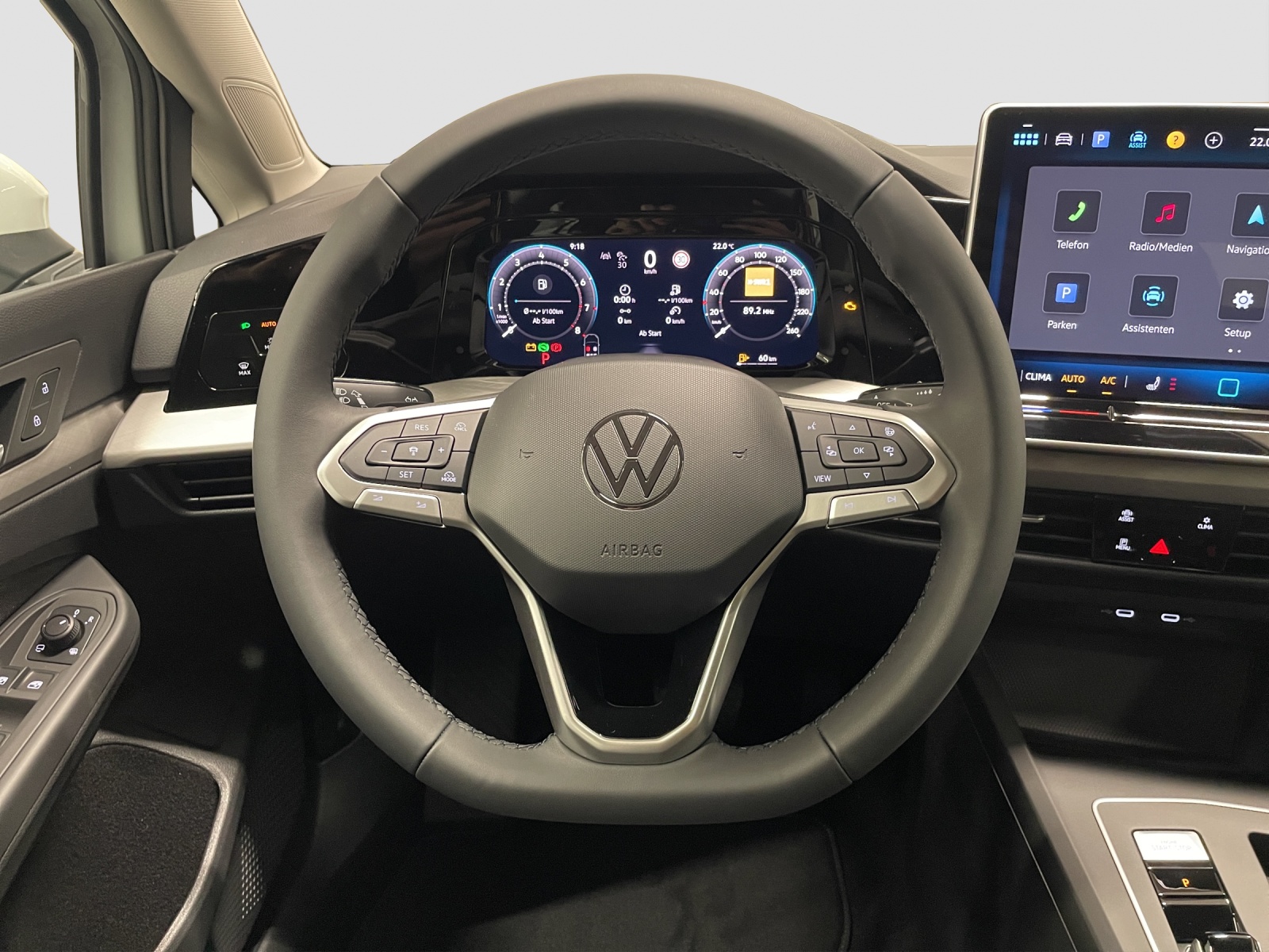 VW Golf Variant 1.5 eTSI mHEV Basis DSG-image-9