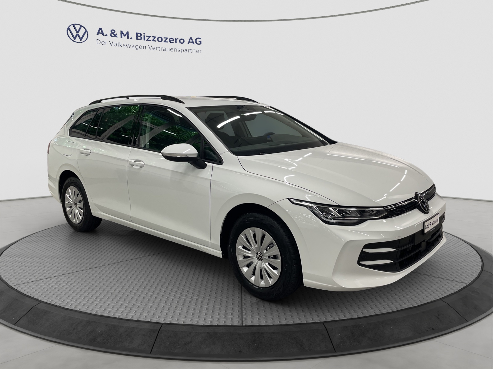 VW Golf Variant 1.5 eTSI mHEV Basis DSG-image-6