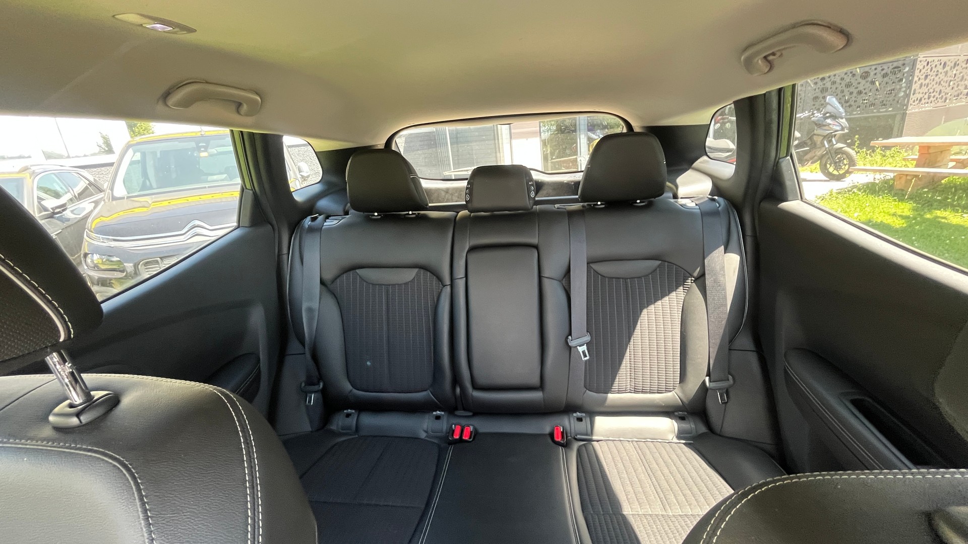 RENAULT Kadjar 1.2 16V Turbo Bose EDC-image-10