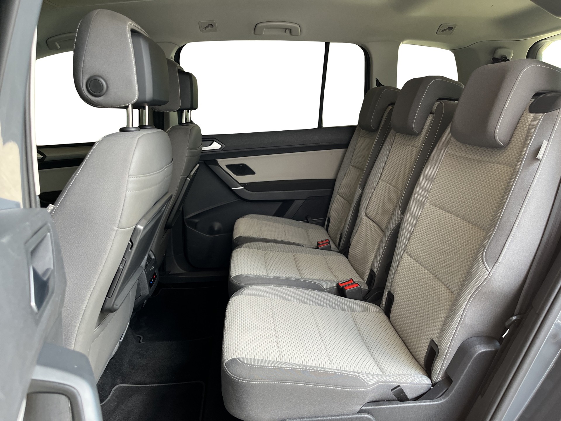 VW Touran 2.0 TDI BlueMotion Technology Comfortline DSG *7-Plätzer*-image-11