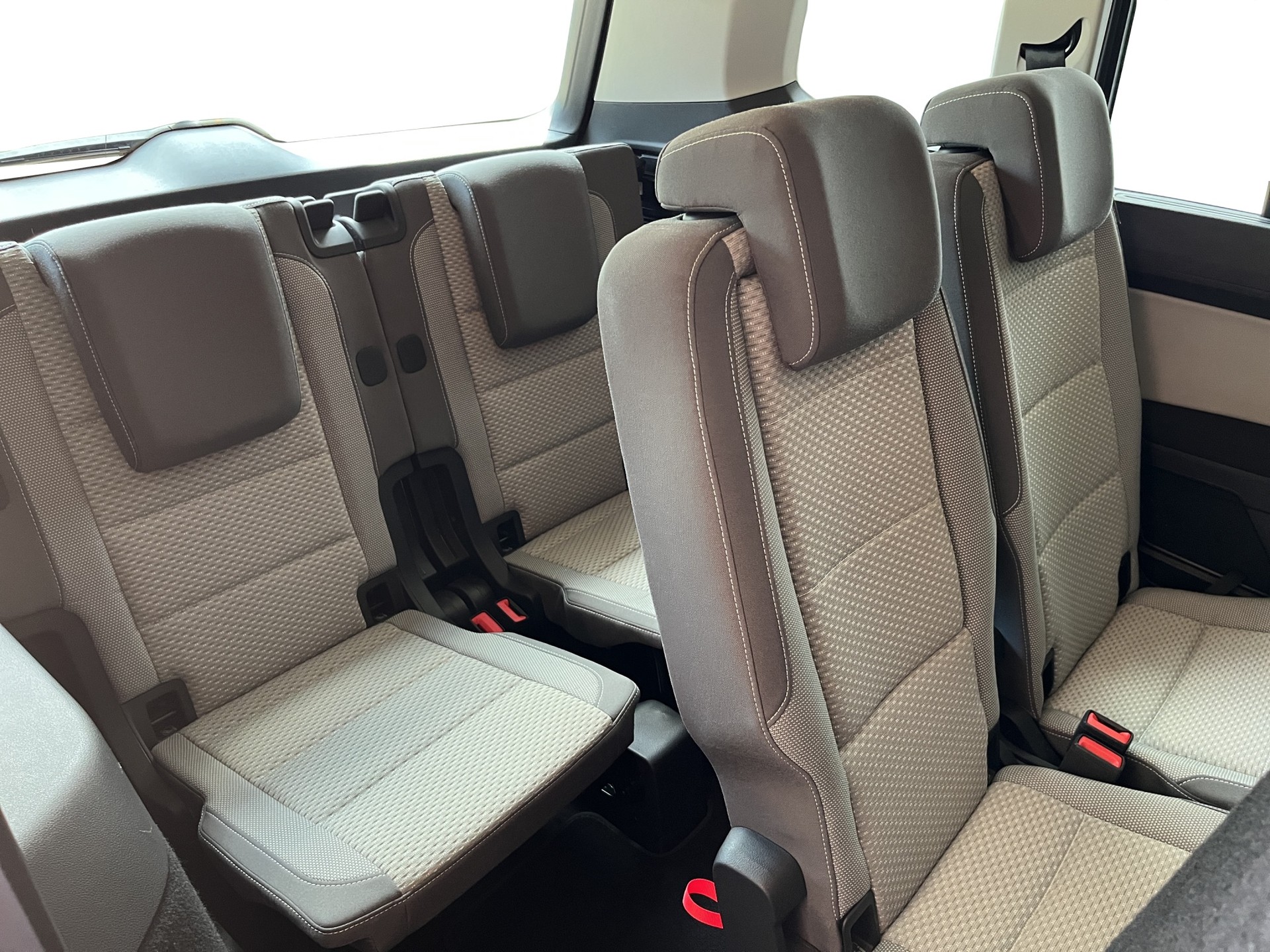 VW Touran 2.0 TDI BlueMotion Technology Comfortline DSG *7-Plätzer*-image-12