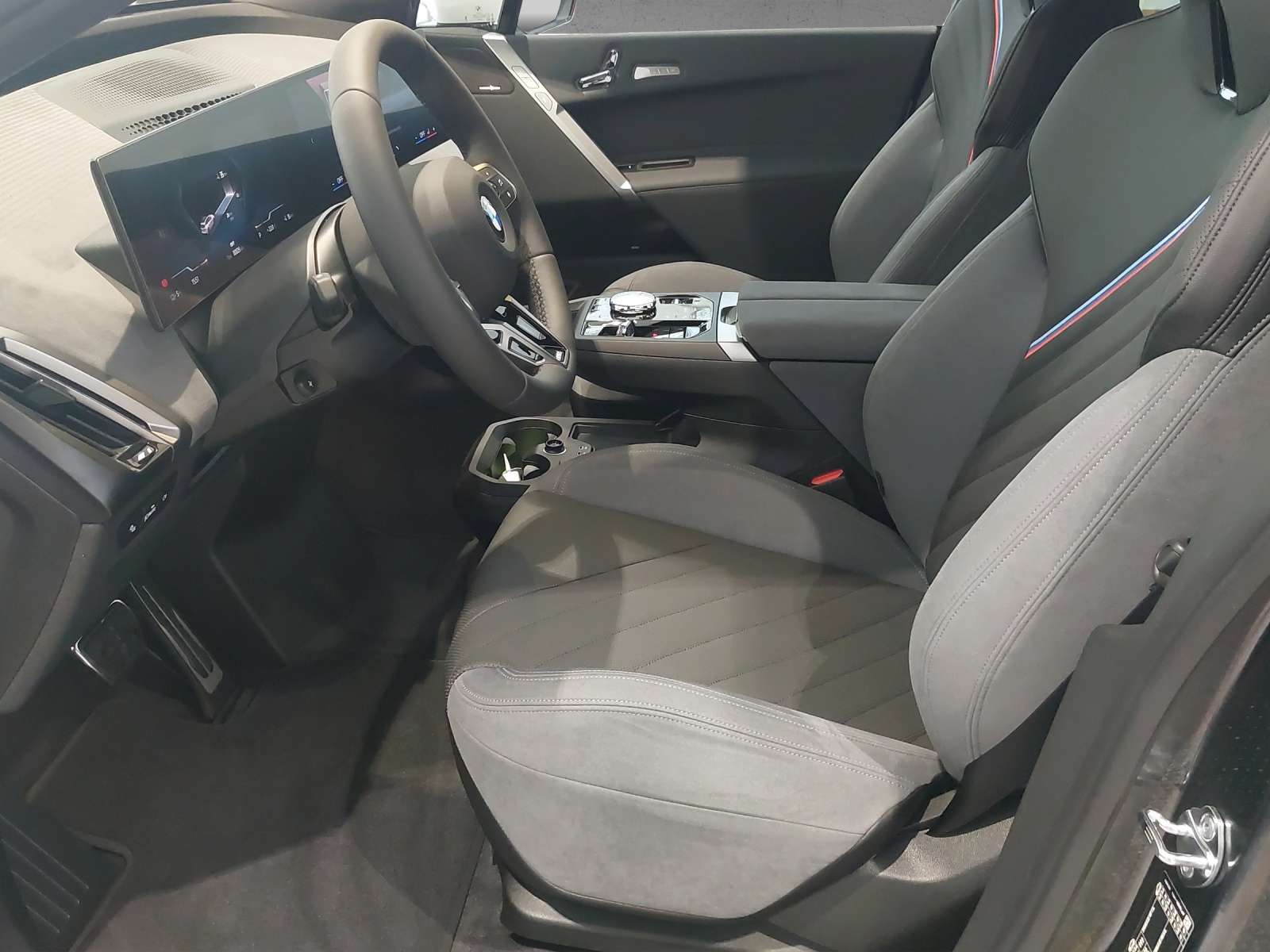 BMW iX xDrive60 M Sport Pro-image-15