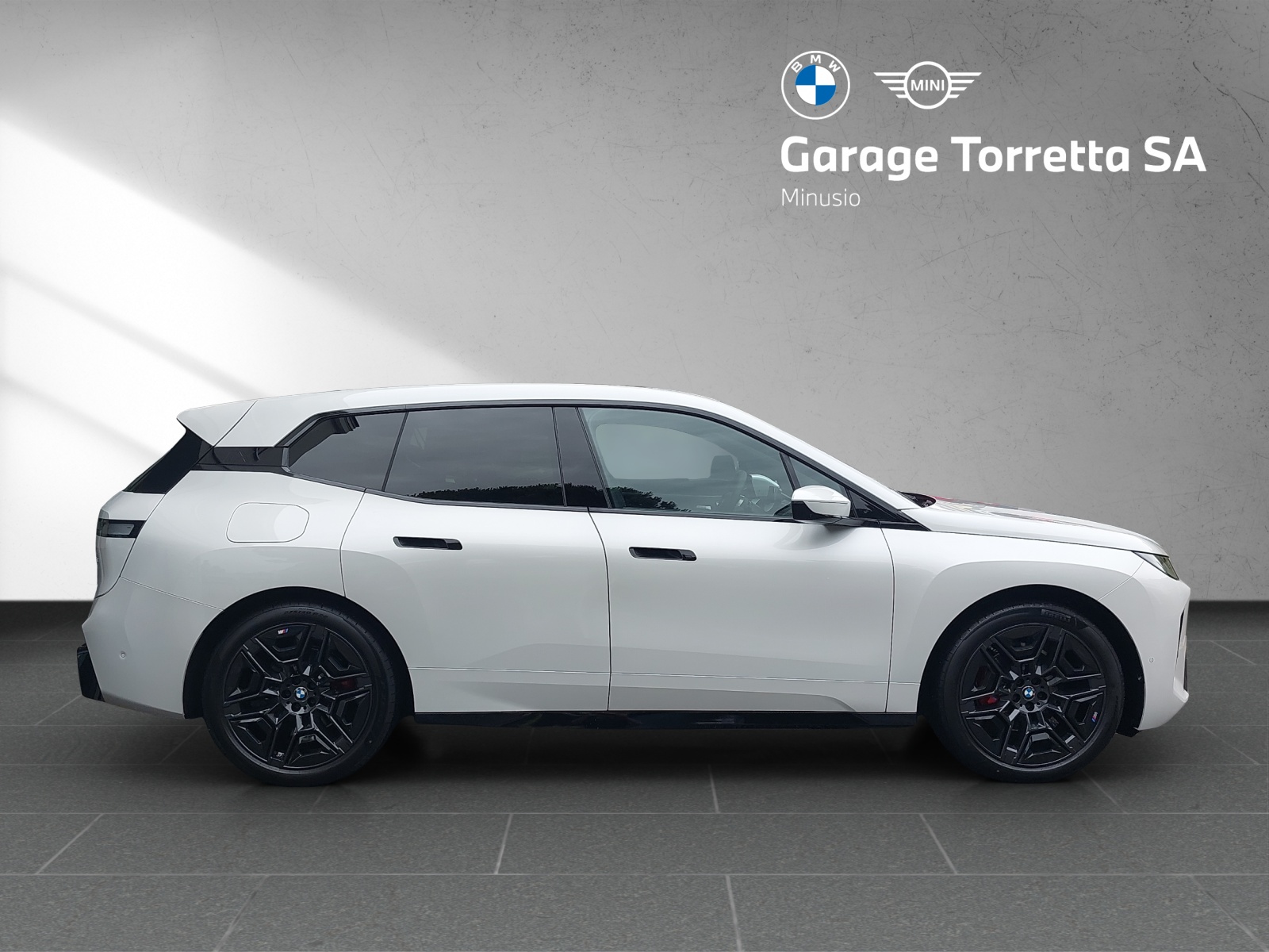 BMW iX xDrive60 M Sport Pro-image-5