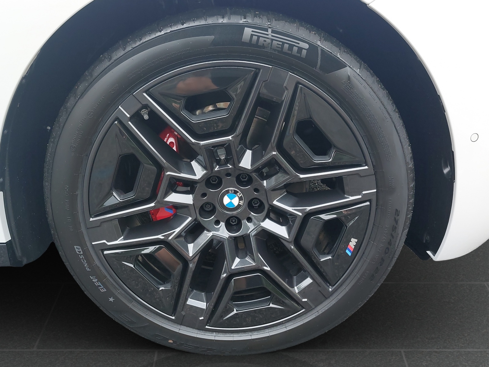 BMW iX xDrive60 M Sport Pro-image-9