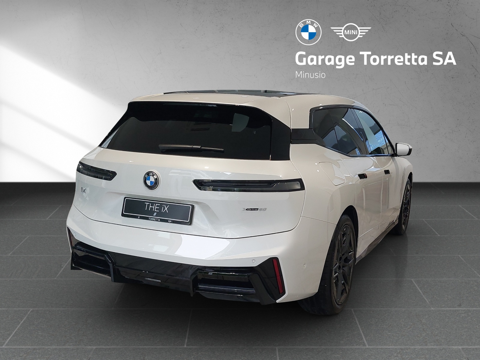 BMW iX xDrive60 M Sport Pro-image-4