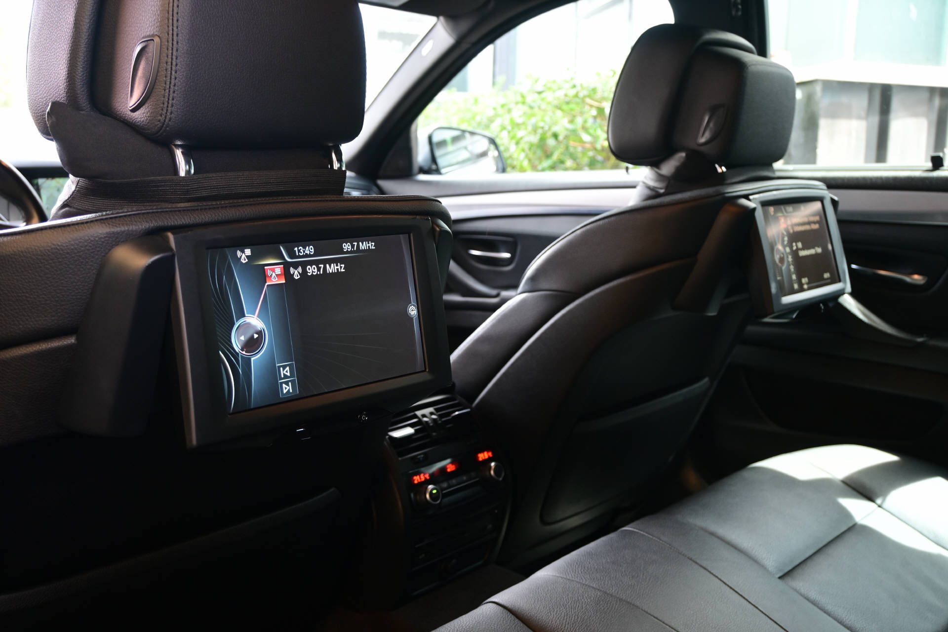 BMW M 550d xDrive Touring-image-15