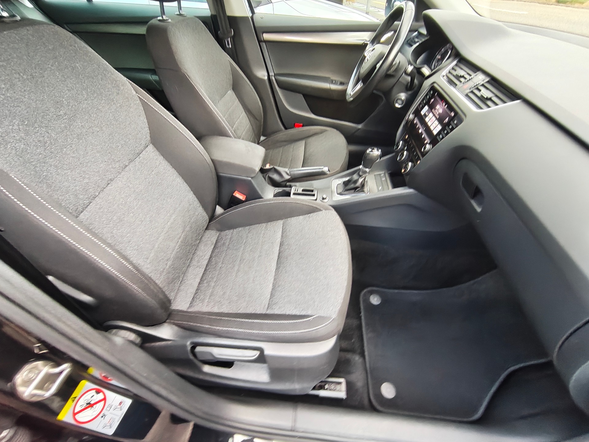 SKODA Octavia Combi 1.5 TSI Soleil DSG-image-10