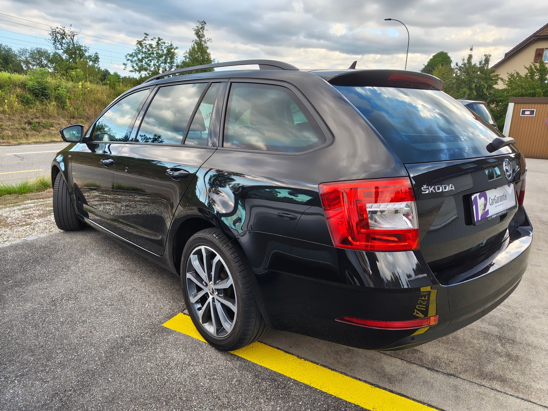 SKODA Octavia Combi 1.5 TSI Soleil DSG-image-1