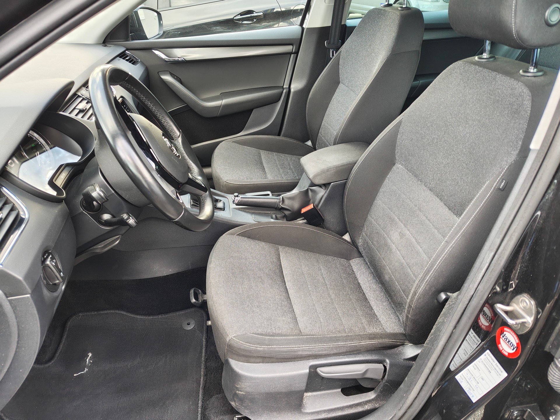 SKODA Octavia Combi 1.5 TSI Soleil DSG-image-4