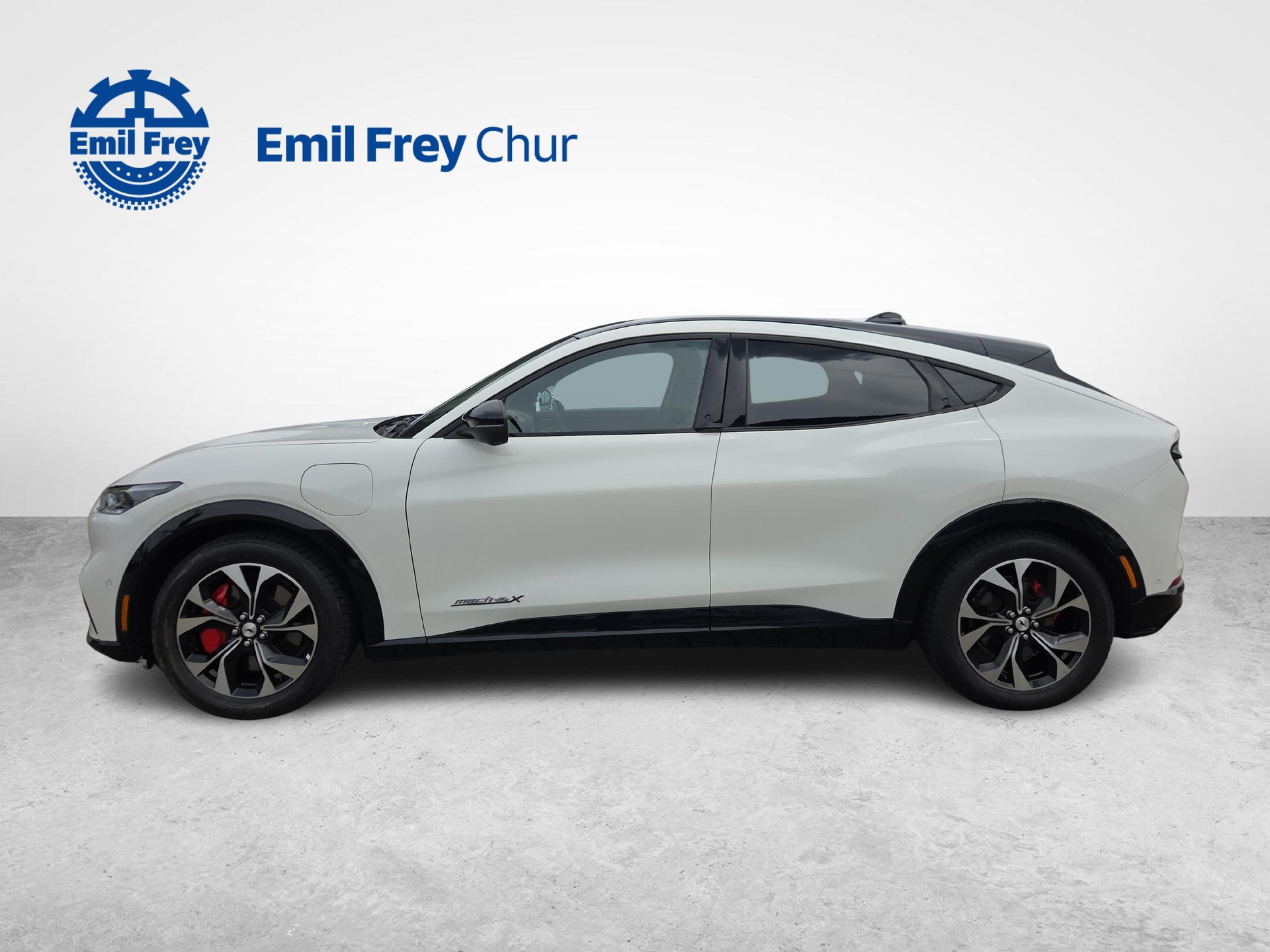 FORD Mustang Mach-E Premium AWD-image-2