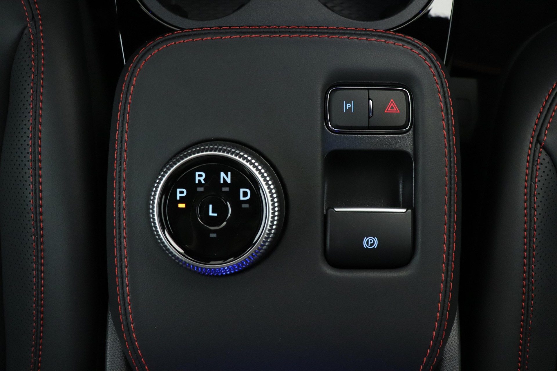FORD Mustang Mach-E Premium AWD-image-14