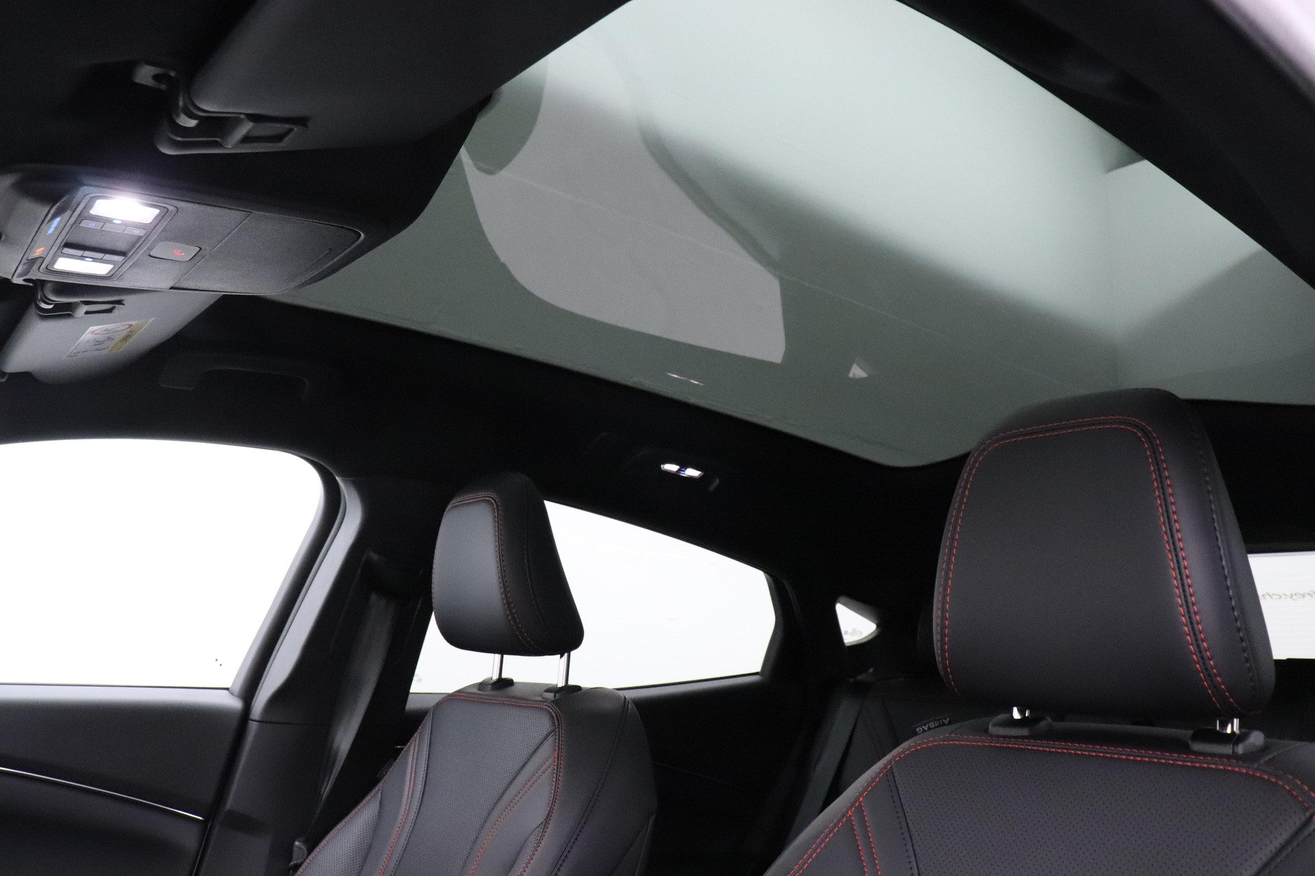 FORD Mustang Mach-E Premium AWD-image-13