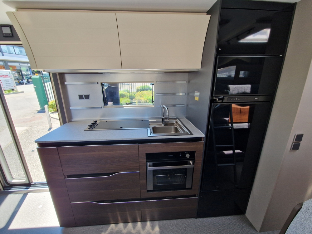 ADRIA ALPINA-showroom-element-3