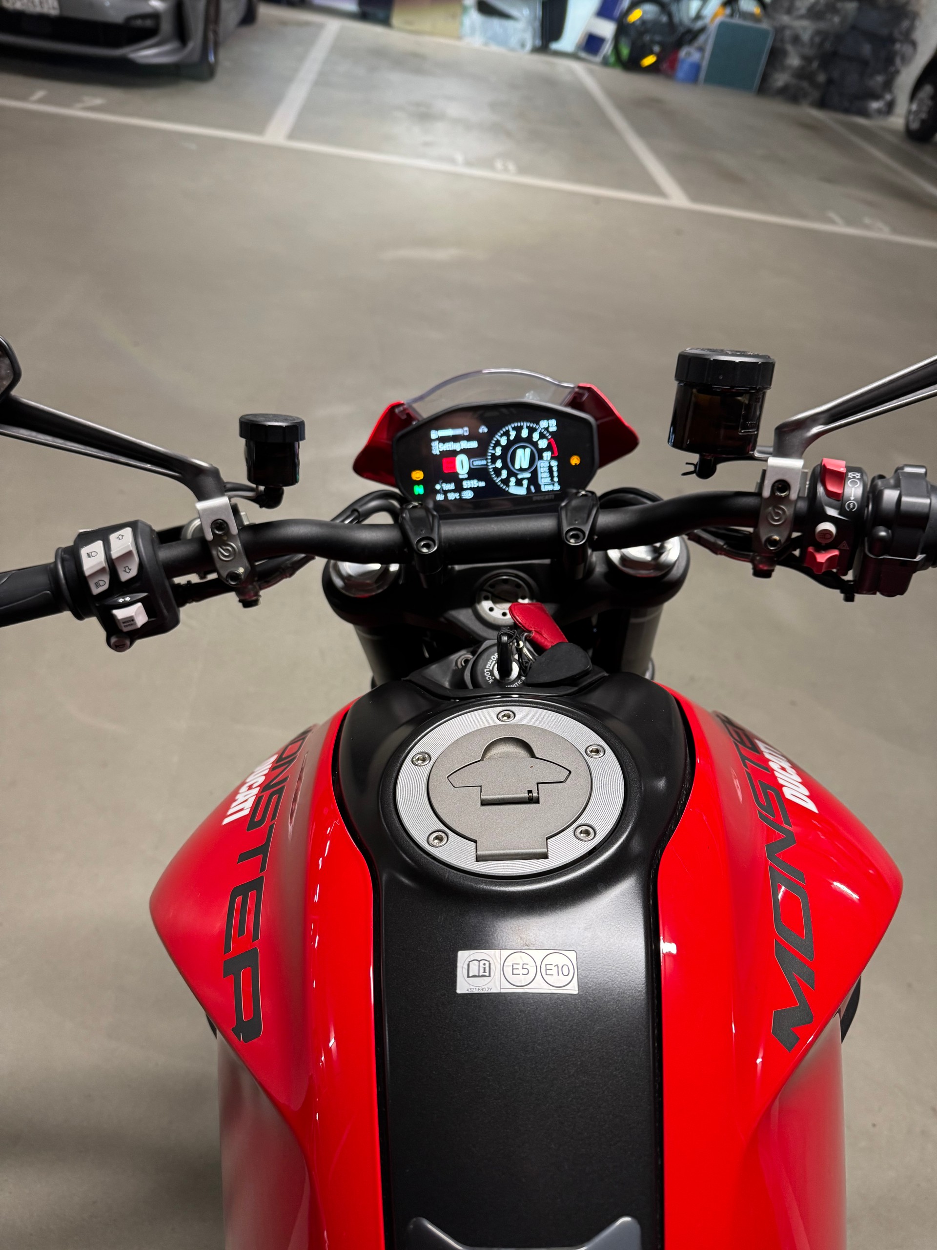 DUCATI MONSTER 937-image-6