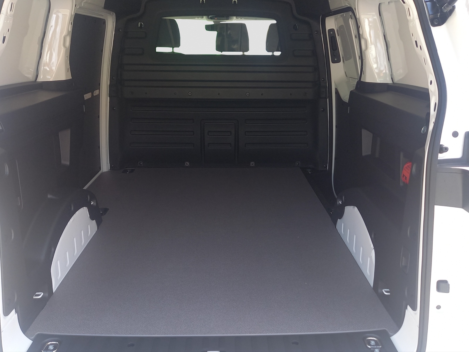 VW ID. Buzz Cargo Pro-image-9