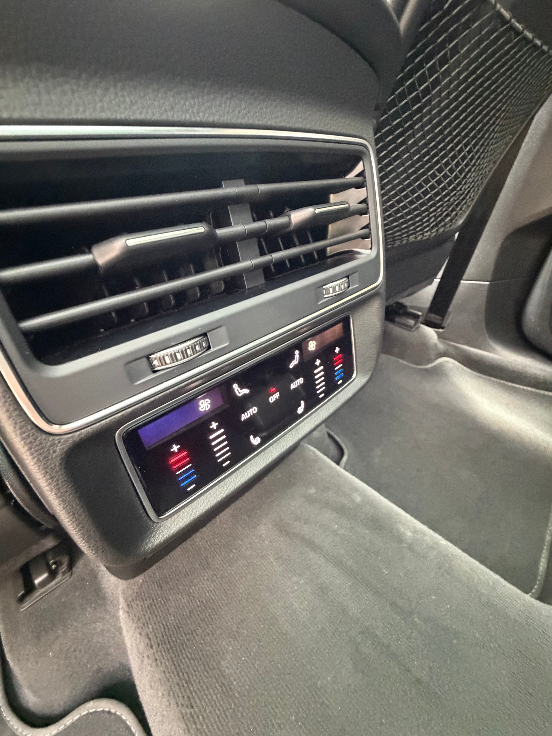 AUDI SQ7 TFSI quattro tiptronic-image-7
