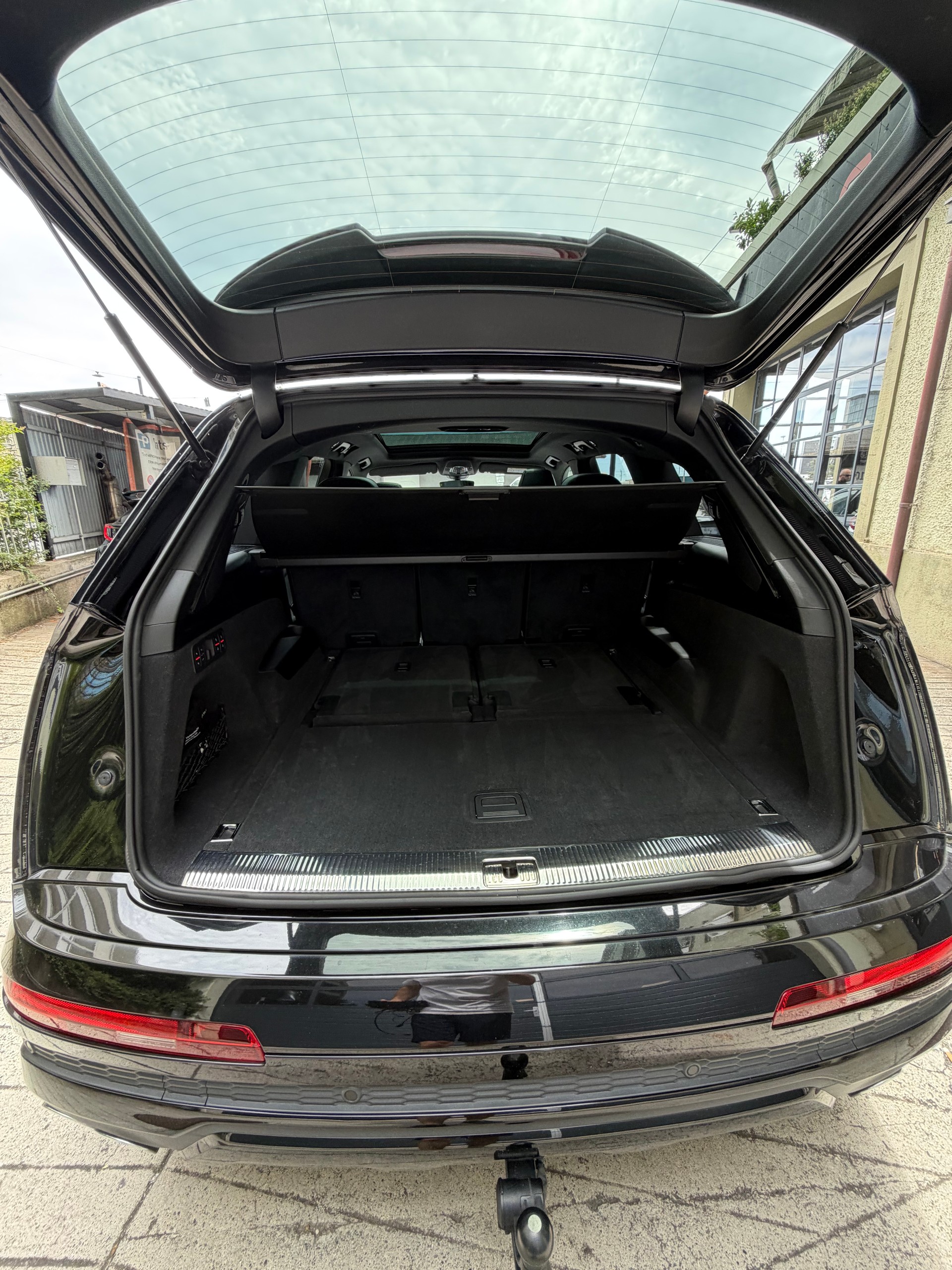 AUDI SQ7 TFSI quattro tiptronic-image-8