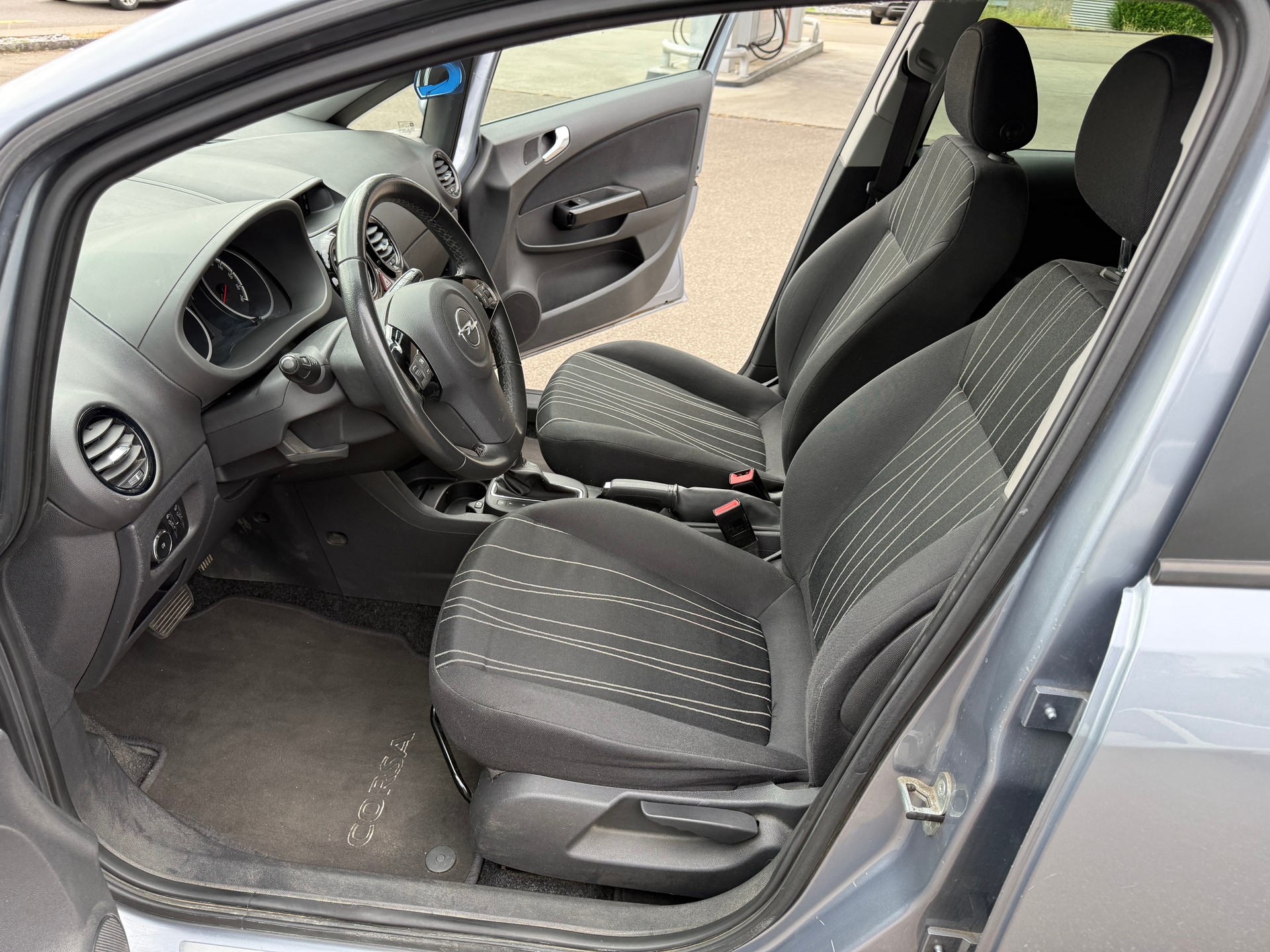 OPEL Corsa 1.4 TP Anniversary Automatic-image-7