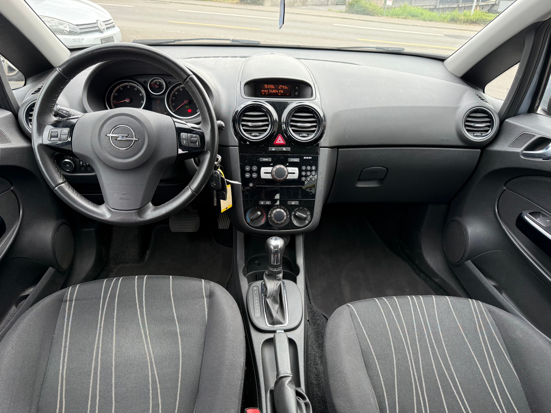 OPEL Corsa 1.4 TP Anniversary Automatic-image-6