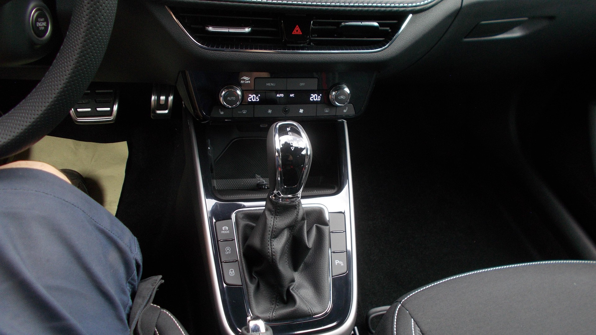 SKODA Fabia 1.5 TSI 130 DSG-image-14