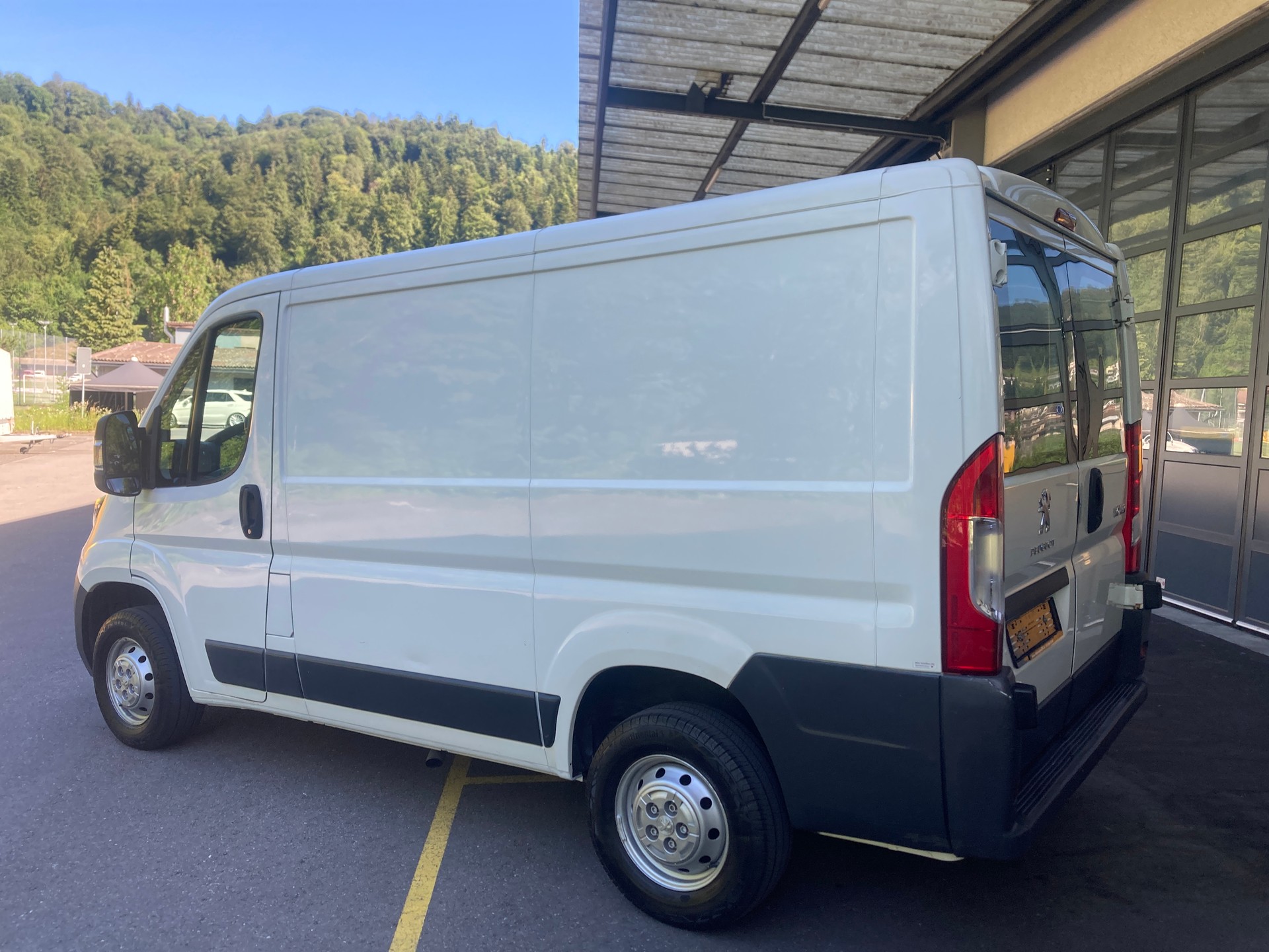 PEUGEOT Boxer 2.0 HDI L1H1-image-2