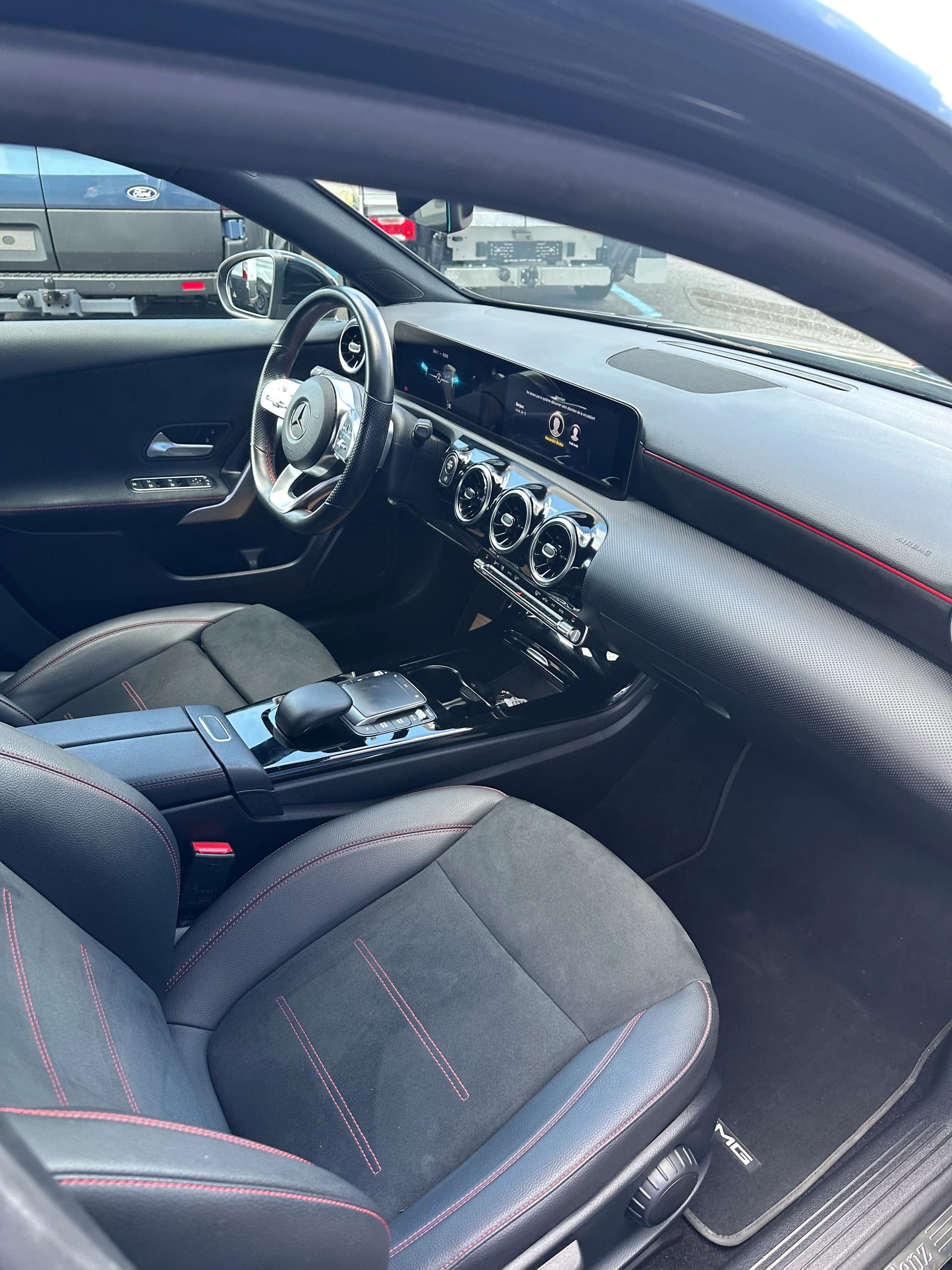 MERCEDES-BENZ A 180 AMG Line-image-12