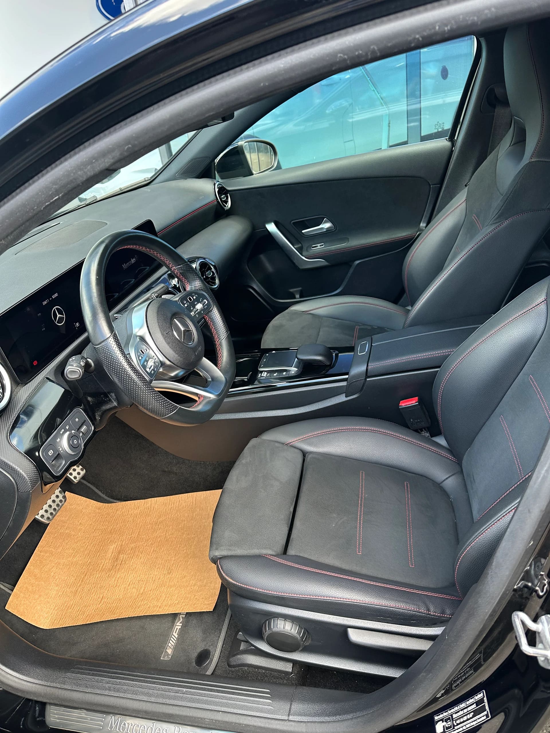MERCEDES-BENZ A 180 AMG Line-image-10